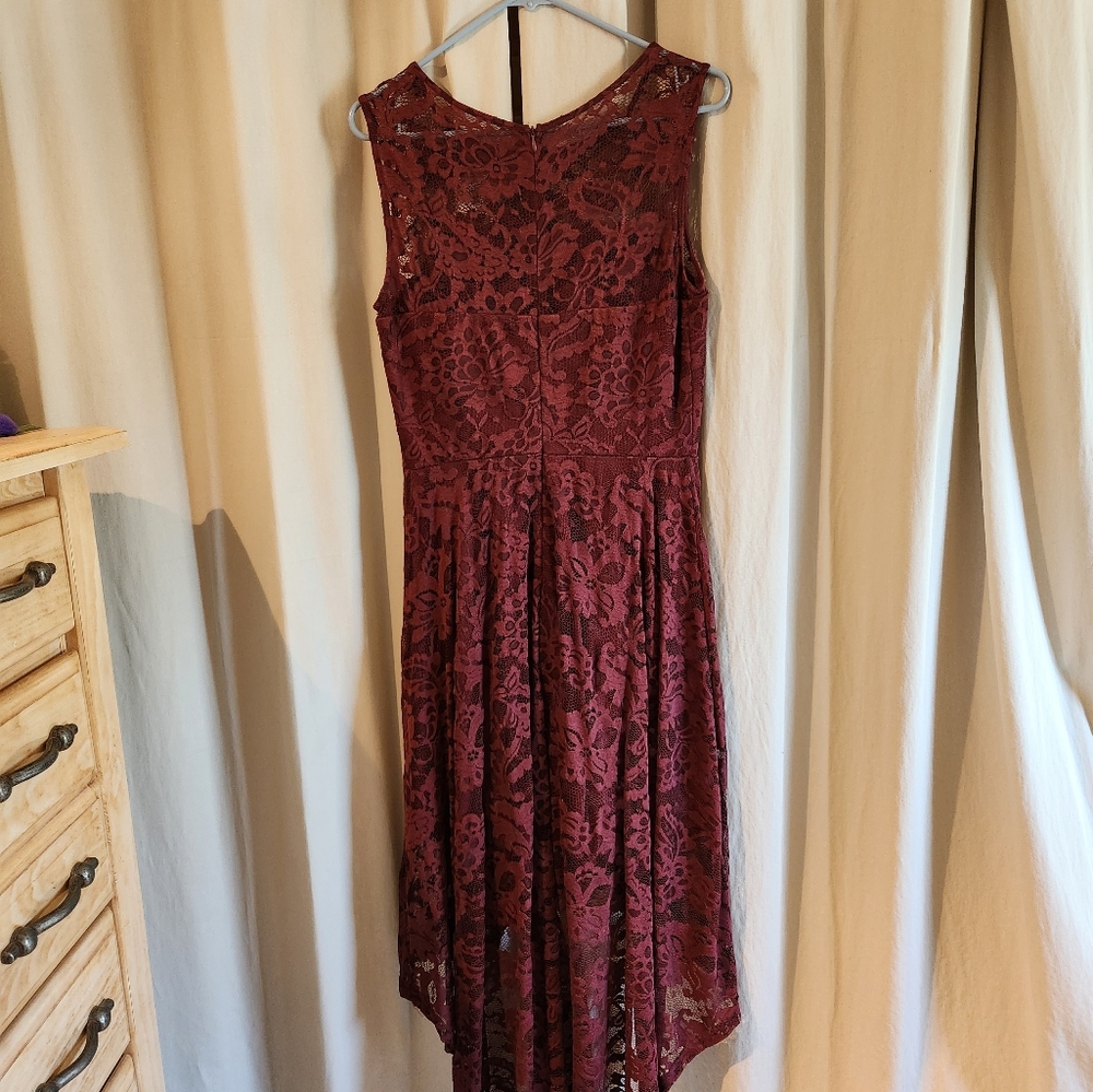 Maudress Elegant Floral Lace Crew Neck Hi-Lo Cocktail Dress. Maroon. NEVER WORN! - Picture 6 of 7